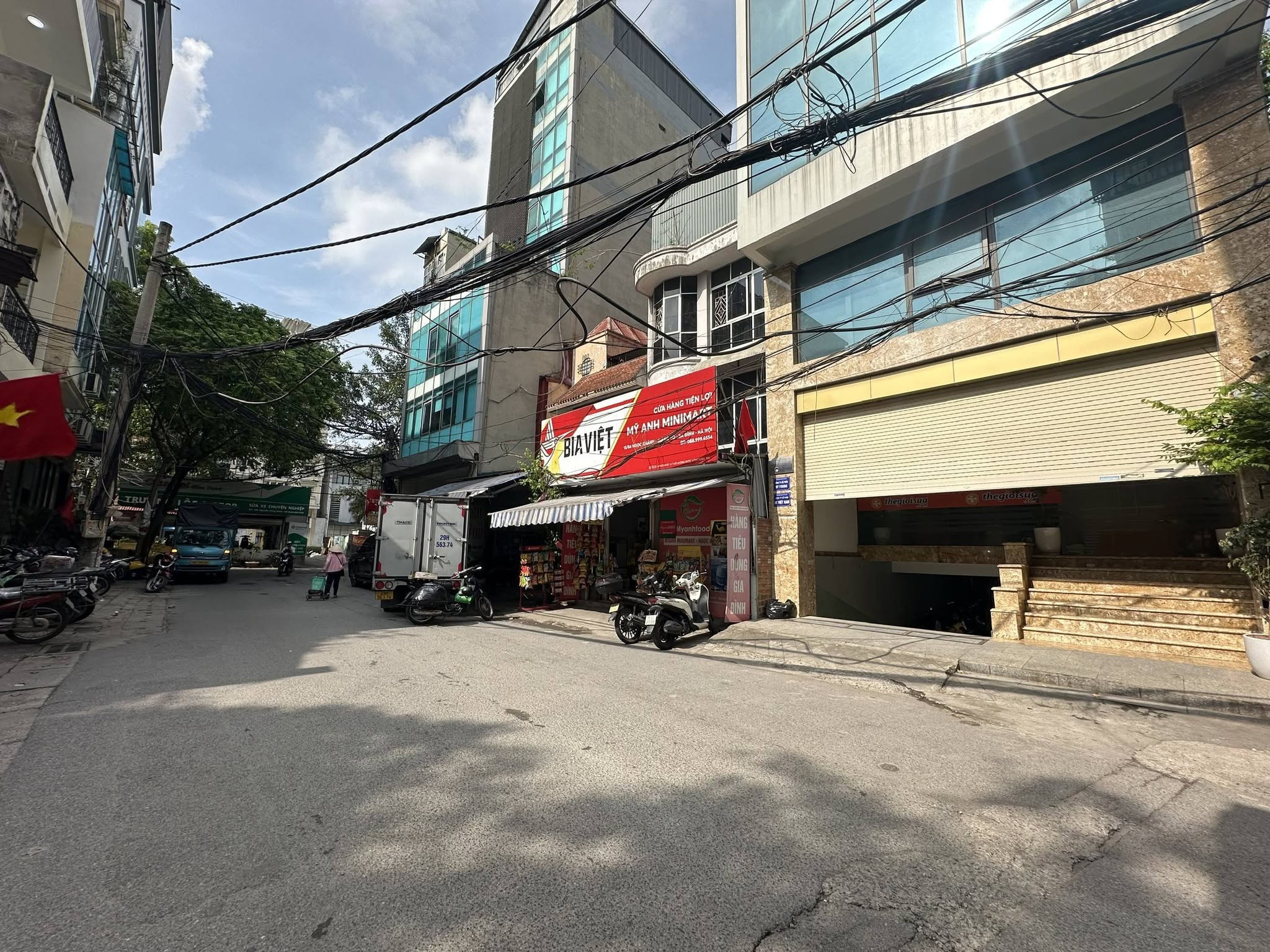 Nhà Đẹp 6 Tầng Thang Máy Giảng Võ ÔTÔ Nội Thất xịn 2 Thoáng 20.8 Tỷ