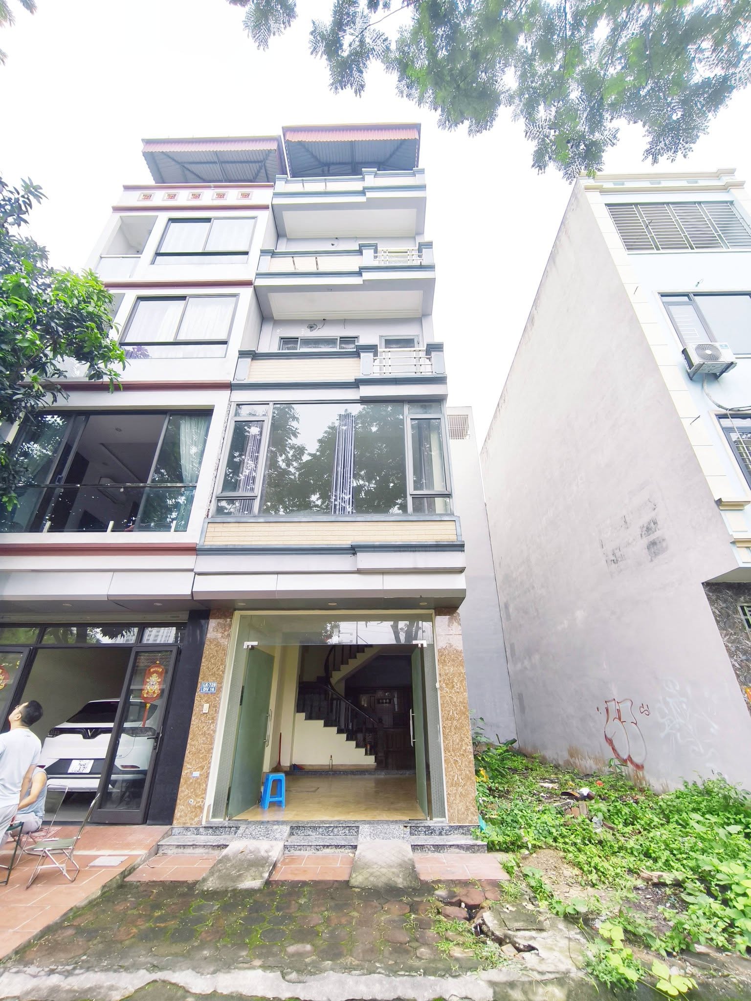 Đức giang,long biên 10tỷ 65m phân lô ô tô,cần bán chuyển vào nam
