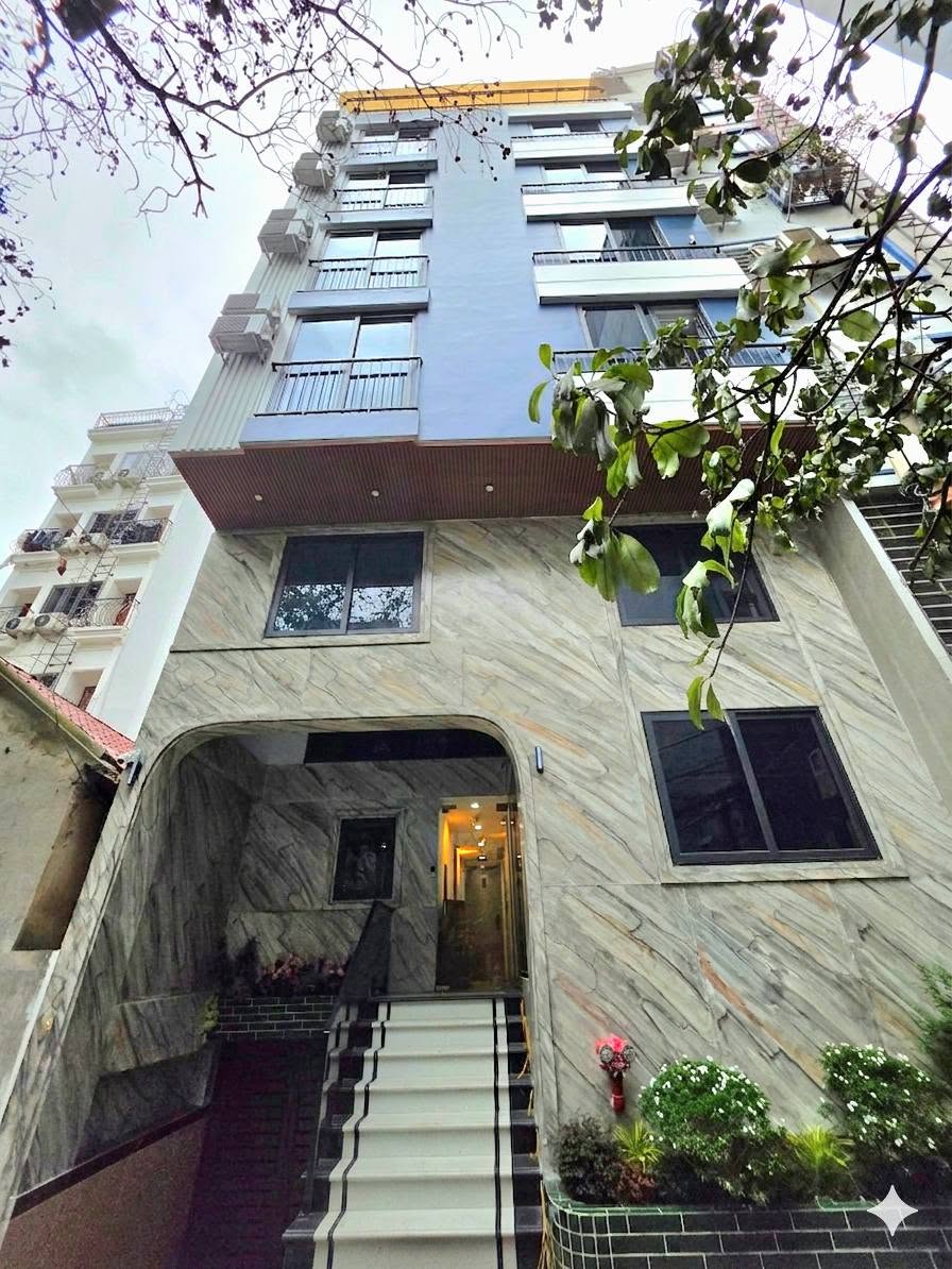 BÁN TÒA NHÀ CHDV ĐƯỜNG GIÁP NHẤT. 110M2 - 9 TẦNG. THANG MÁY. 26 CĂN HỘ.