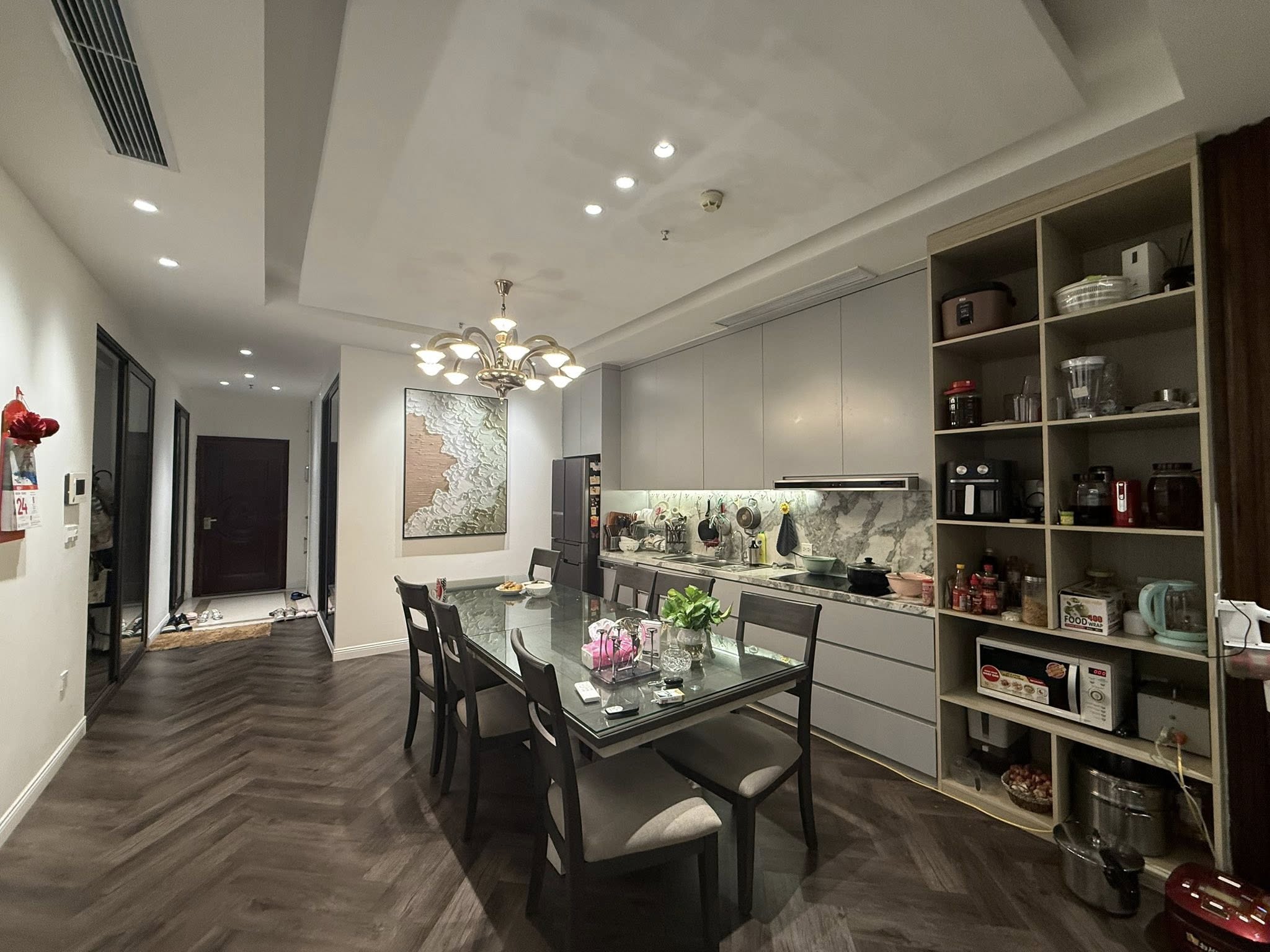 BÁN CĂN CHUNG CƯ ROYER CITY 72 NGUYỄN TRÃI. 132M2 - 4PN - 2VC.