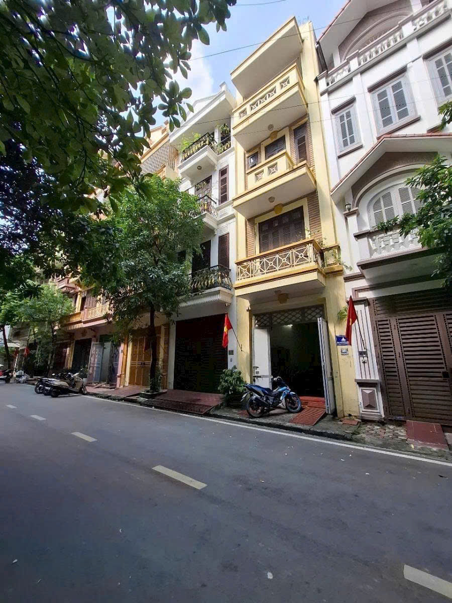 BÁN NHÀ LIỀN KỀ ĐƯỜNG NGUYỄN CẢNH DỊ. 58M2 - 4 TẦNG. Ô TÔ ĐỖ CỬA.