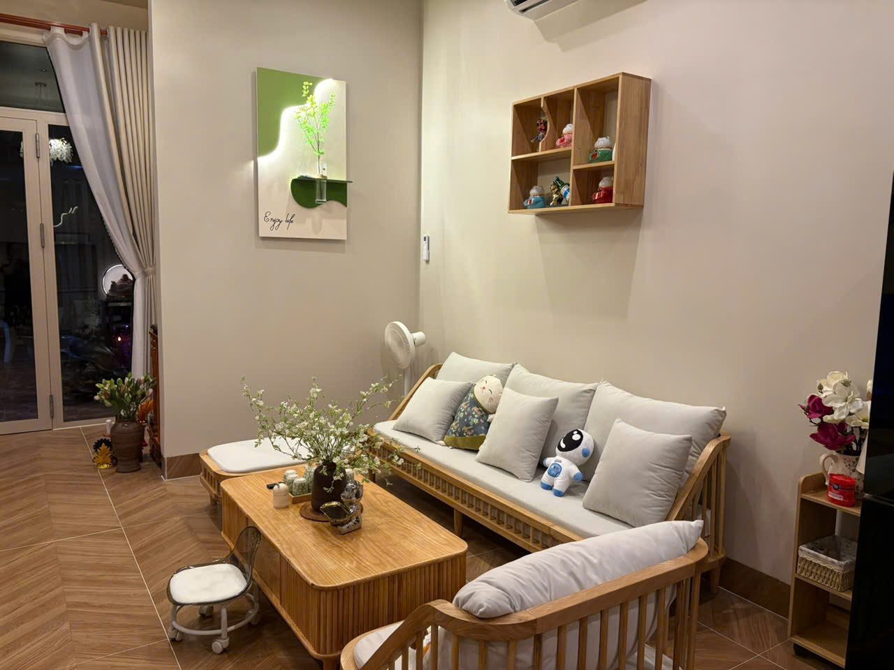 Bán gấp nhà mặt tiền ngoại ô, có nhà Yến, Hòa Thành, Lai Vung. DT 418m2 (17x40m), Sổ Hồng, 4PN. Giá chỉ 3.5 tỷ.