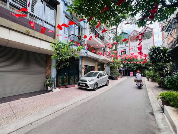 BÁN NHÀ PHÂN LÔ VĂN CHƯƠNG - ĐỐNG ĐA. NHÀ DÂN XÂY .THANG MÁY.Ô TÔ. KINH DOANH TẶNG NỘI THẤT