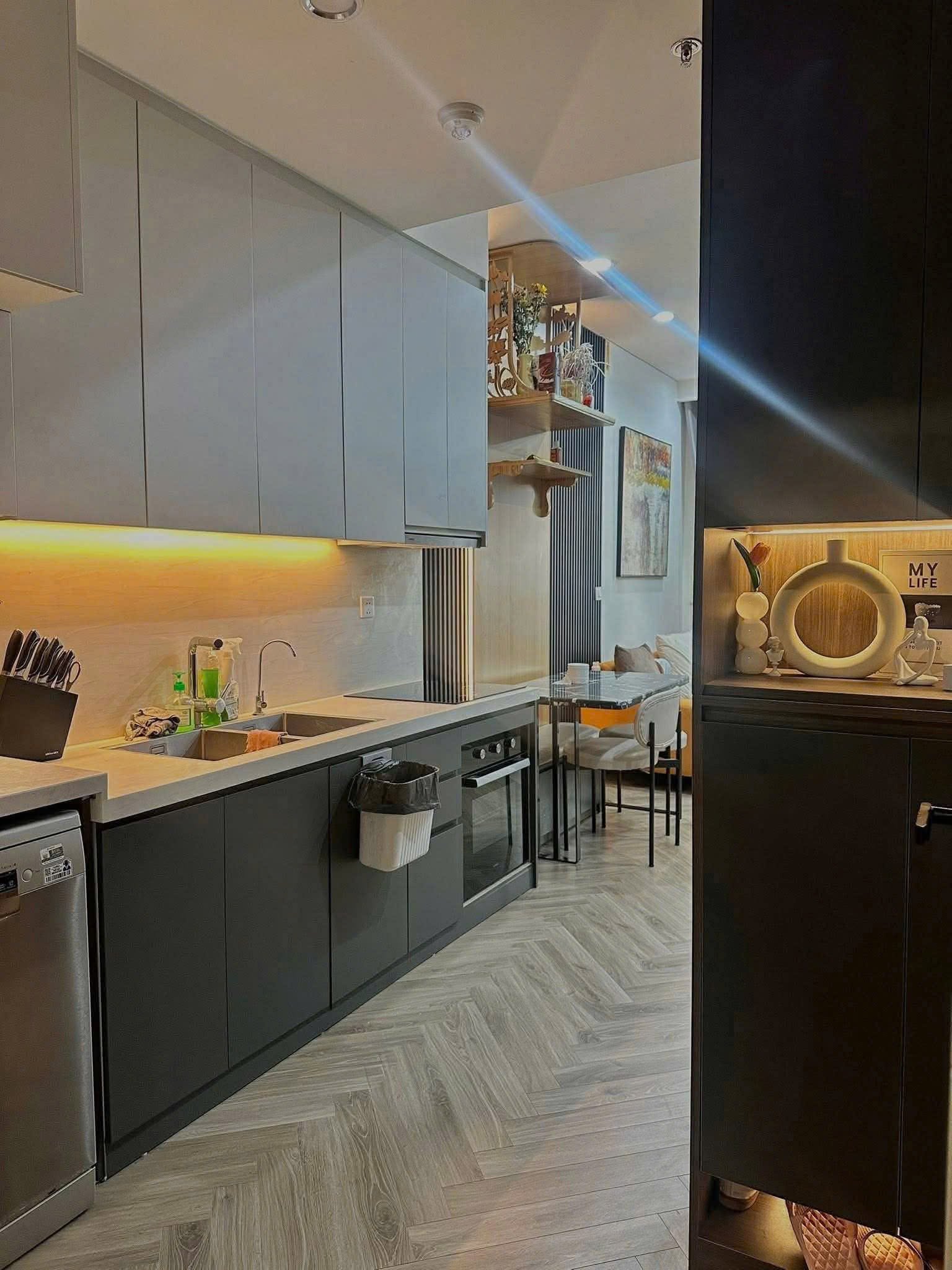 Chính Chủ bán Chung Cư The Canopy 3, Tầng 17, DT: 74m, Giá: 7 Tỷ, 2 PN +, Full Nội Thất