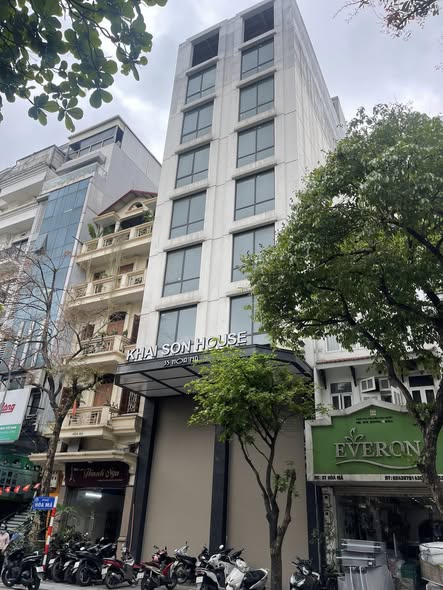 Hotel phố Nguyễn Thái Học 9 Tầng 34 Phòng 100 Tỷ 2 Thoáng PCCC GPXD Đẩy đủ