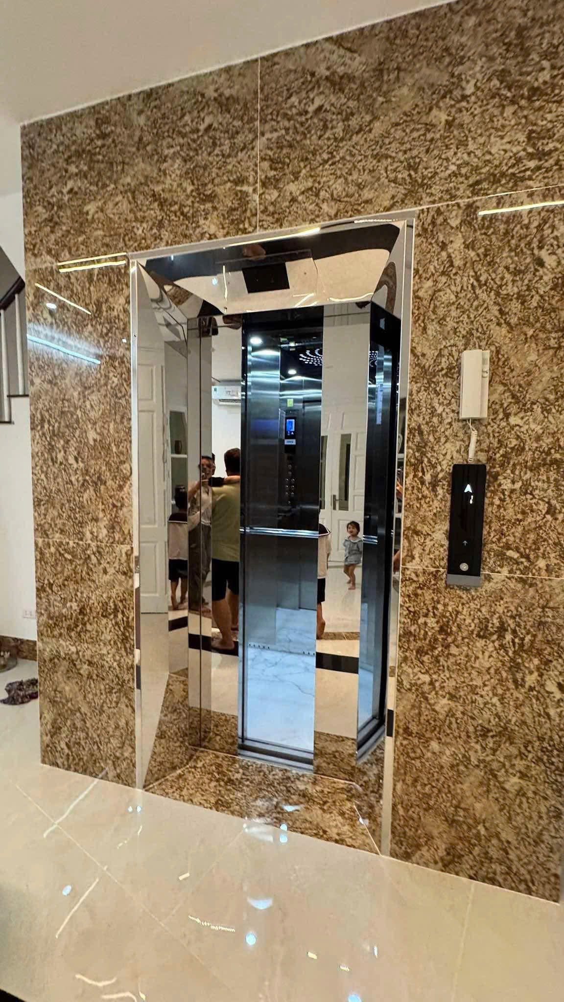 Siêu phẩm dòng tiền- 5T thang máy- 9P khép kín, full đồ gần Hồ Đền Lừ- Tân Mai- Ngõ ôtô