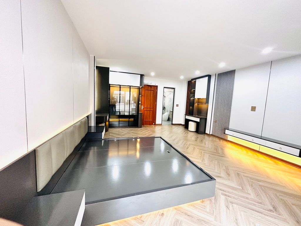 Siêu Phẩm Nhà Ngọc Lâm, Long Biên 75m2, 7T Thang Máy, Ô Tô, chỉ 18,1 tỷ