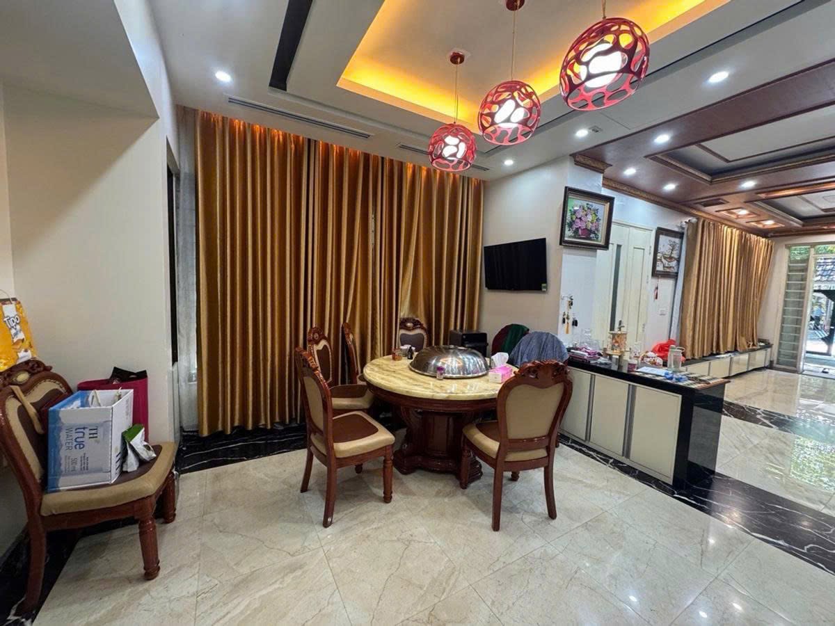 Cho thuê biệt thự mới hoàn thiện KĐT Tây Nam Lình Đàm 230m xây 4 tầng mt 11m giá 46tr