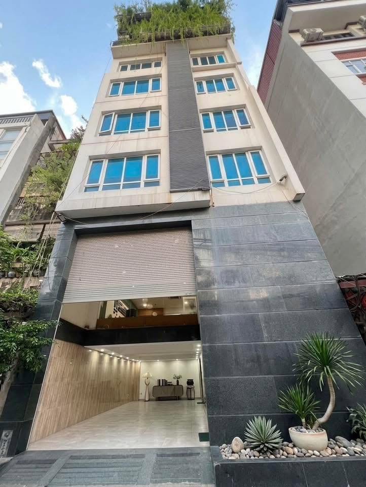TOÀ BUILDING MẶT PHỐ QUẬN ĐỐNG ĐA– 9 TẦNG – VỊ TRÍ ĐẮC ĐỊA – SÁT HỒ HOÀNG CẦU