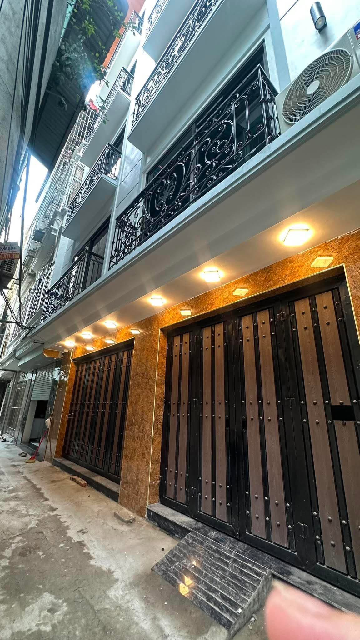 BÁN TÒA NHÀ CHDV ĐƯỜNG BẰNG LIỆT. 70M2 - 6 TẦNG. THANG MÁY. 10 PHÒNG.