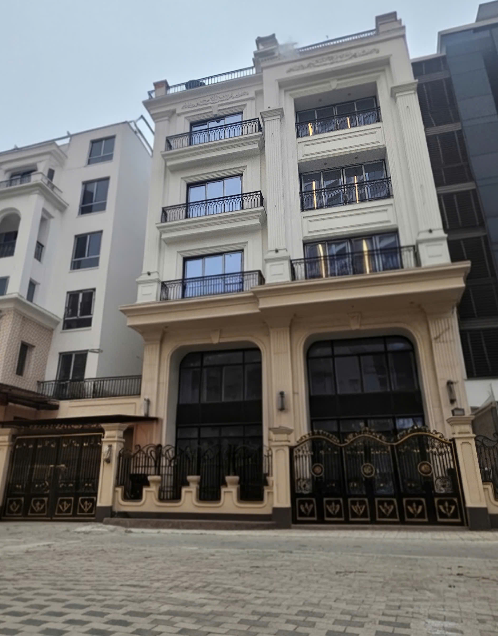 Cho thuê nhà, THANG MÁY, 100m2- 5T, Nguyễn Tuân, Vũ Trọng Phụng -22 tr