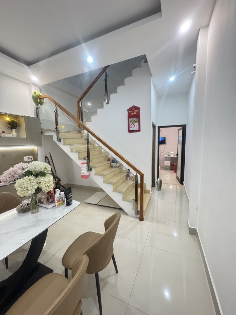 ► Kiệt thẳng thông 50m ra MT Điện Biên Phủ, 66m2, 2 tầng chính chủ xây ở