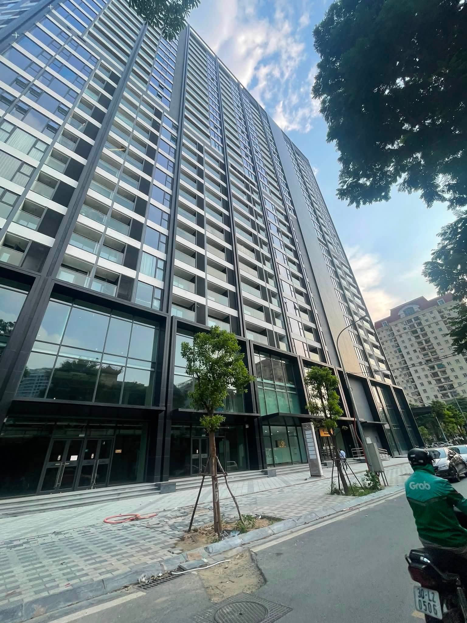 TÒA MỚI BÀN GIAO, 84M² 2PN FULL NỘI THẤT ĐẸP VIEW LOTTE TÂY HỒ GIÁ 13,9 TỶ