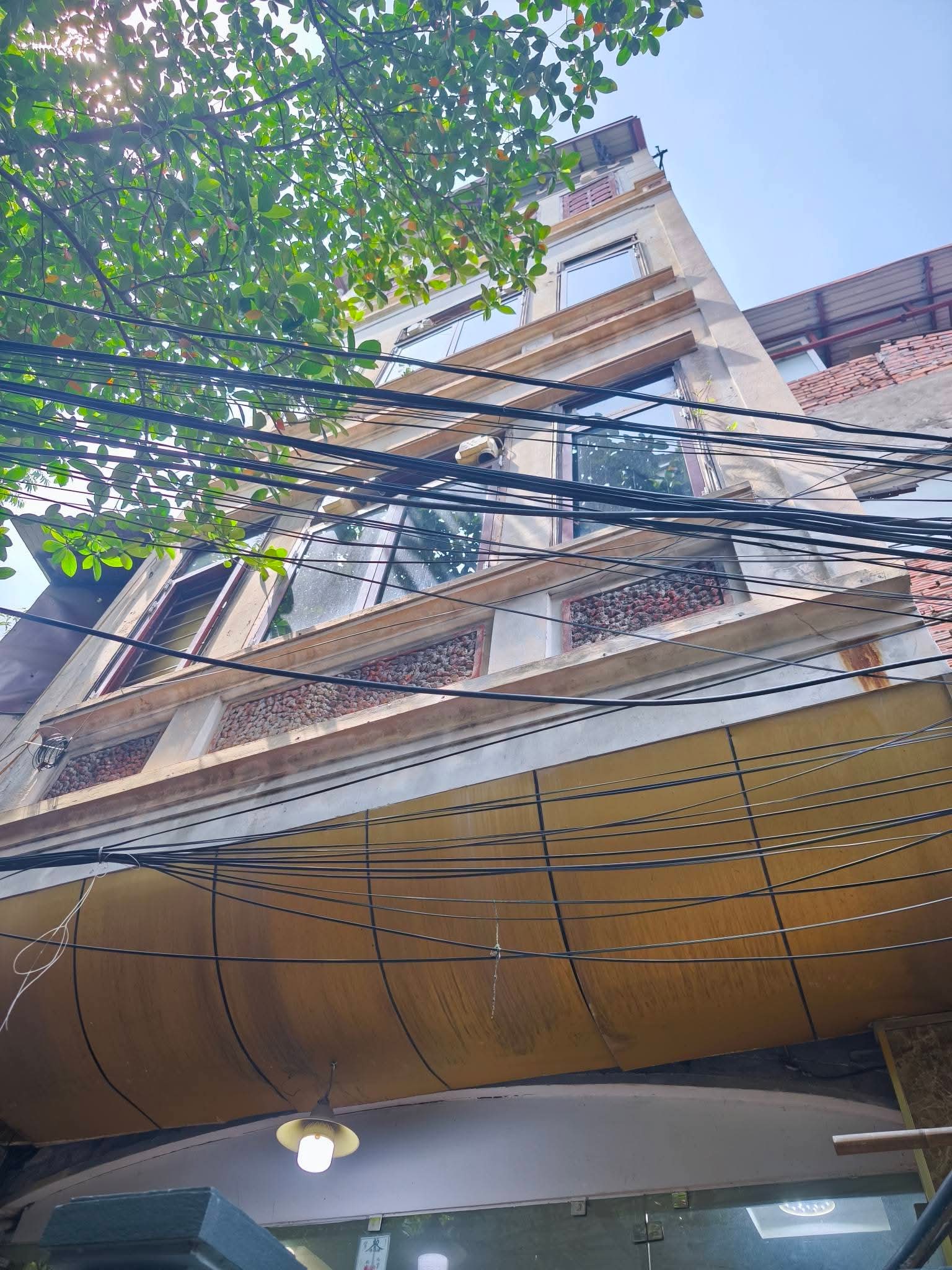 VỊ TRÍ VÀNG - HÀNG SIÊU HIẾM - LÕI BA ĐÌNH - GẦN MẶT PHỐ - TRUNG TÂM CHÍNH TRỊ - TIỆN ÍCH BẠT NGÀN - GIAO THÔNG THUẬN TIỆN
