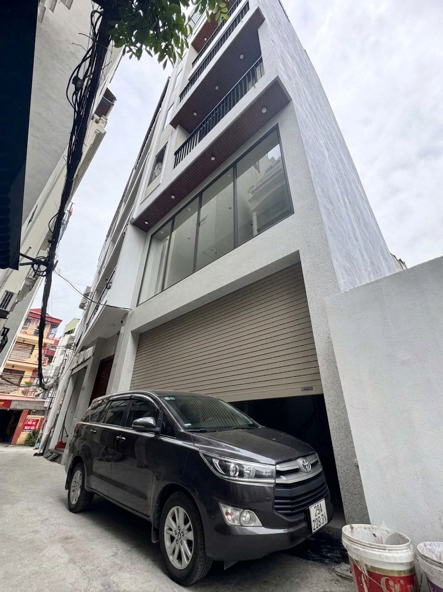 BÁN NHÀ THẠCH BÀN 50M2- 7 TẦNG THANG MÁY-NGÕ NÔNG- GARA Ô TÔ- NHỈNH 12 TỶ