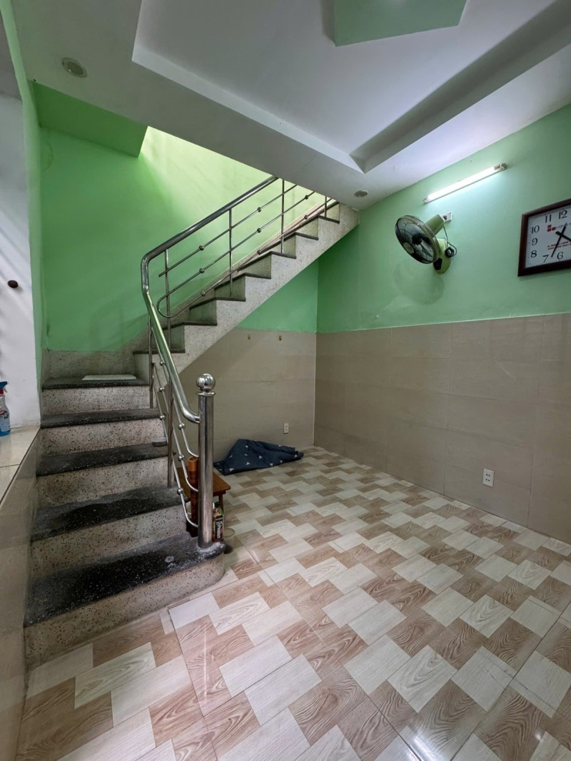 # 2.35 tỷ Nhà gần Mặt Tiền Hàm Nghi, 2 tầng cứng ngắc, ở ngay