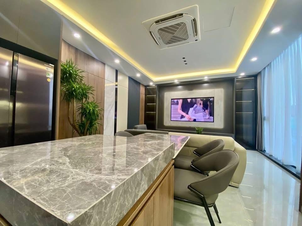 MẠC THÁI TỔ- 63M- MẶT TIỀN 6.3M- 2 THOÁNG- 50M RA PHỐ- Ô TÔ ĐỖ CỬA- PHÂN LÔ YÊN TĨNH.