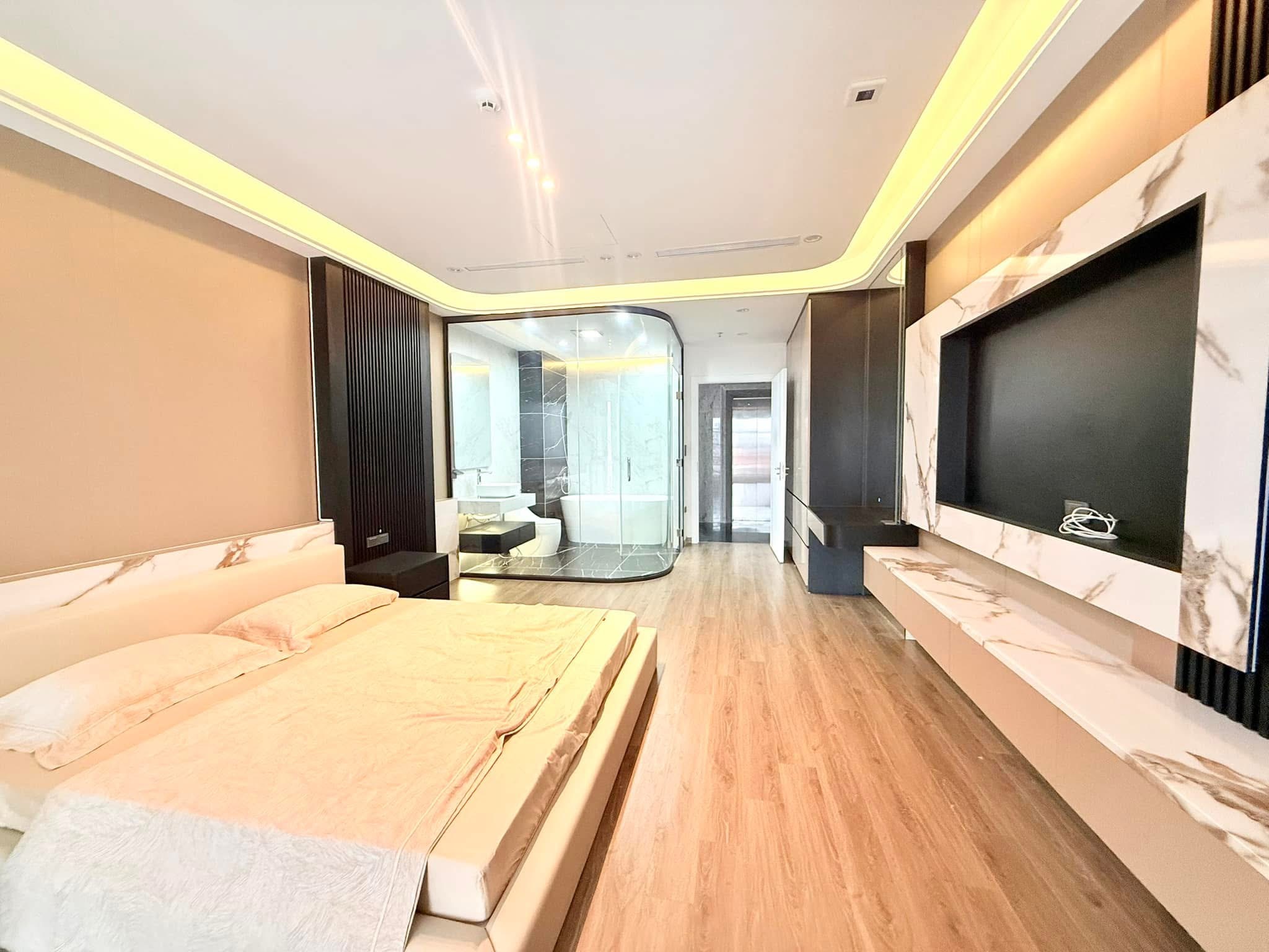 NHÀ 2 THOÁNG PHỐ TRẦN DUY HƯNG- 40M RA PHỐ- Ô TÔ ĐỖ CỬA- 66M- MẶT TIỀN 6M- Ở NGAY.