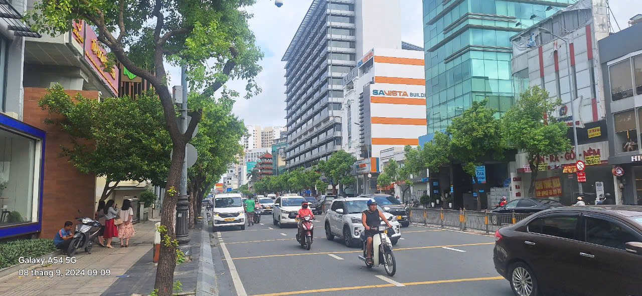 Nhà trung tâm Lê Văn Sỹ Q.3, hẻm 6m thoáng, nhiều phòng, phù hợp gia đình 3 thế hệ.