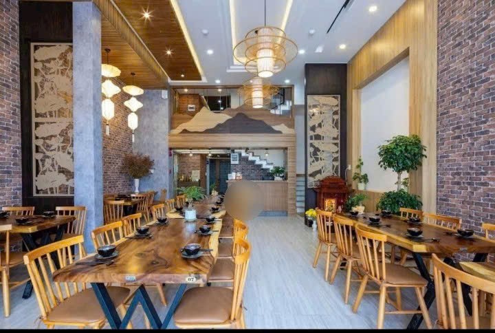 ♥ MT Tiểu La gần 2/9, 102m2, ngang 6.3m, 4.5 tầng đẹp, Kinh Doanh ngay