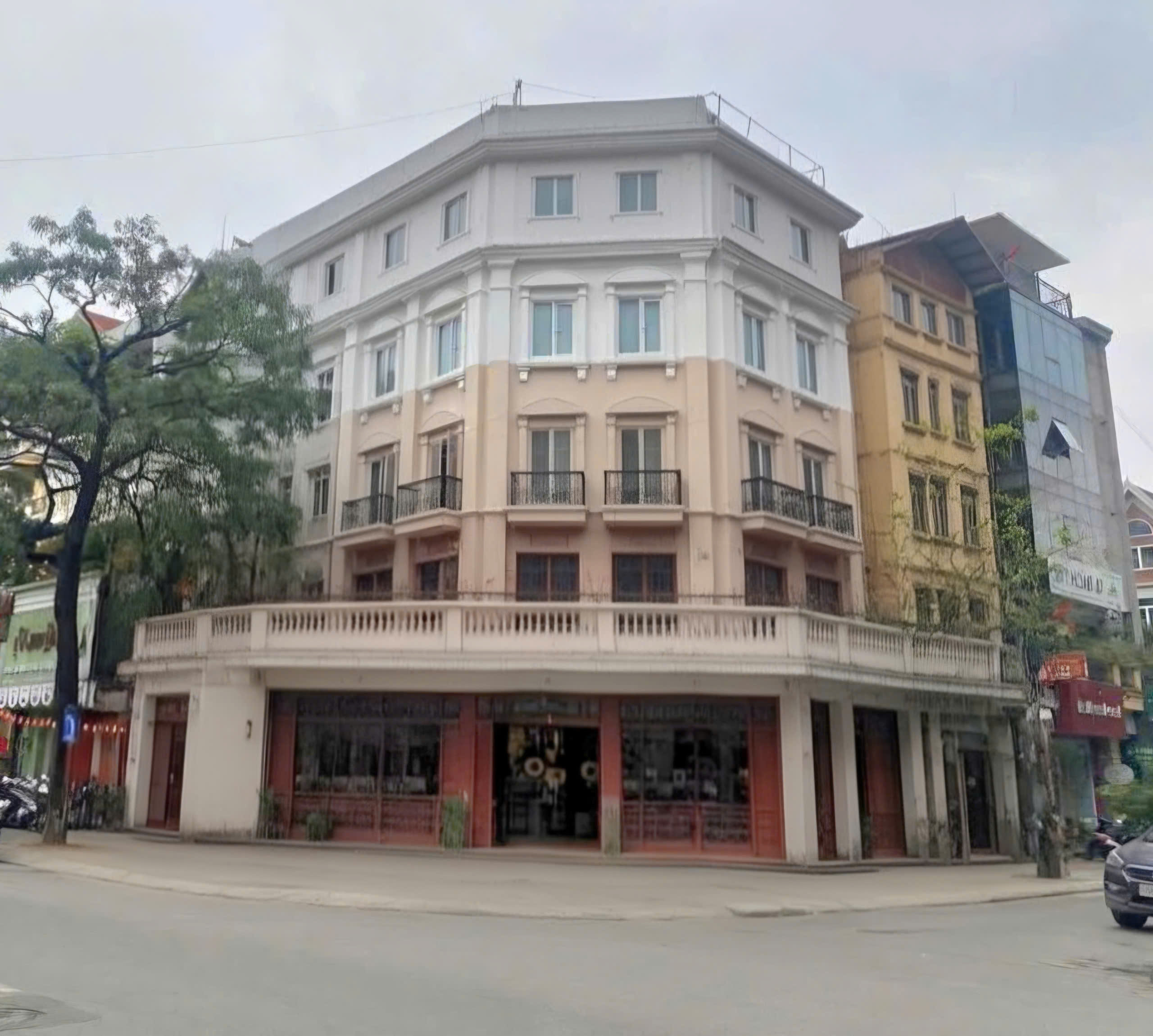 Cho thuê nhà, Chùa Láng, Nguyễn Chí Thanh, THANG MÁY; 148m2* 5T -68 tr