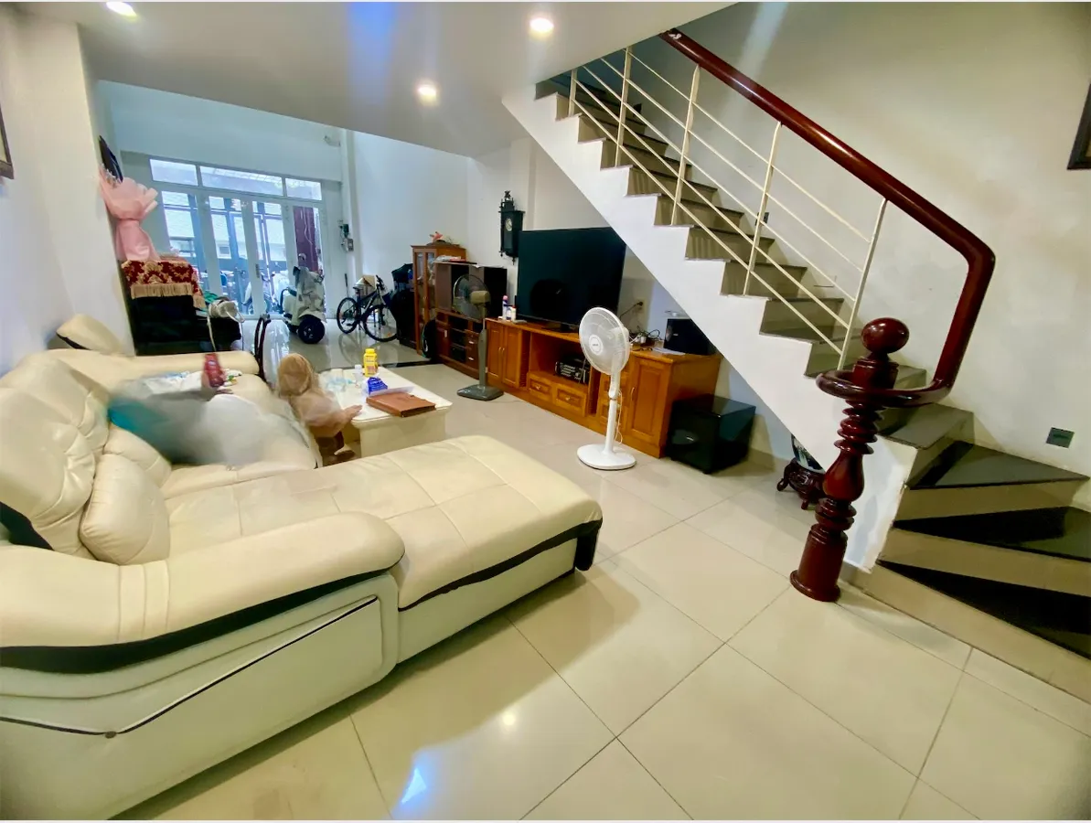 Nhà bán Trung Tâm Phú Nhuận, sử dụng, 231m² sàn, sân rộng, ở hoặc cho thuê đều tốt.