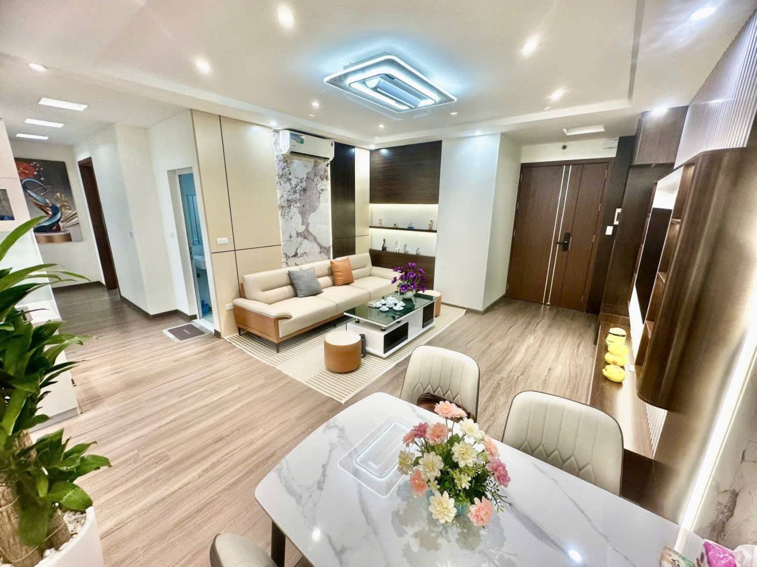 Bán Chung Cư Trung Tâm Việt Hưng, Long Biên Tầng Cao View Đẹp, 80m2, 3 ngủ, chỉ 5,38 t
