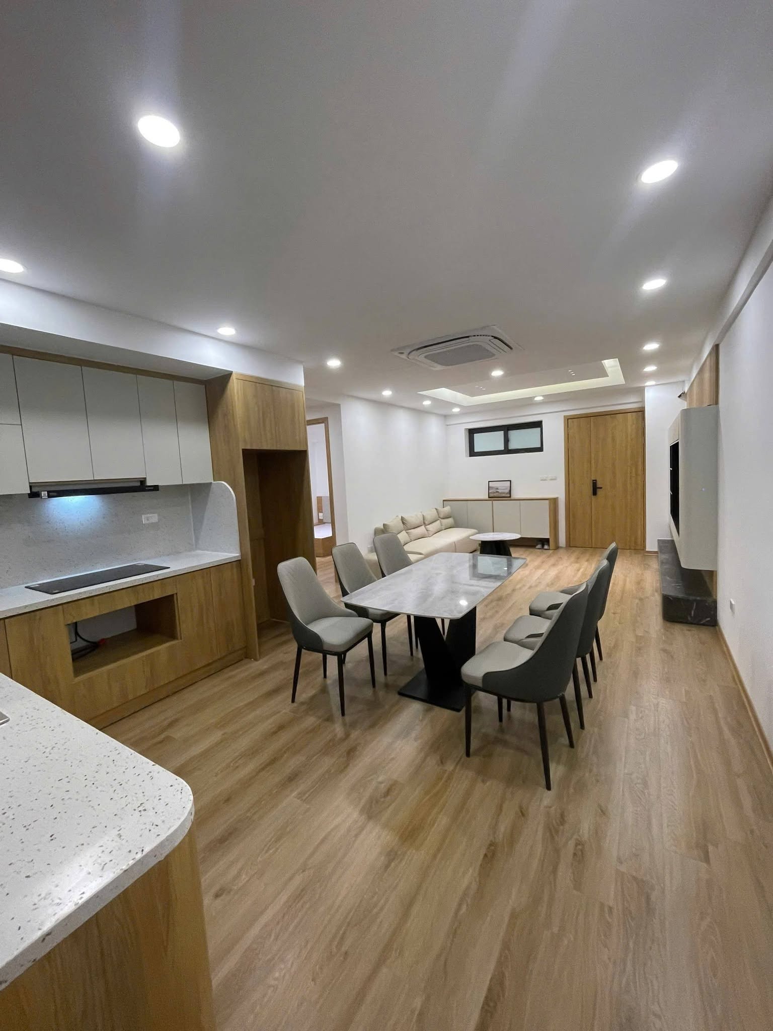 Chỉ 4,3 tỷ Bán Ngay Chung Cư Việt Hưng, Long Biên 70m2 (sổ sẵn giao dịch ngay)