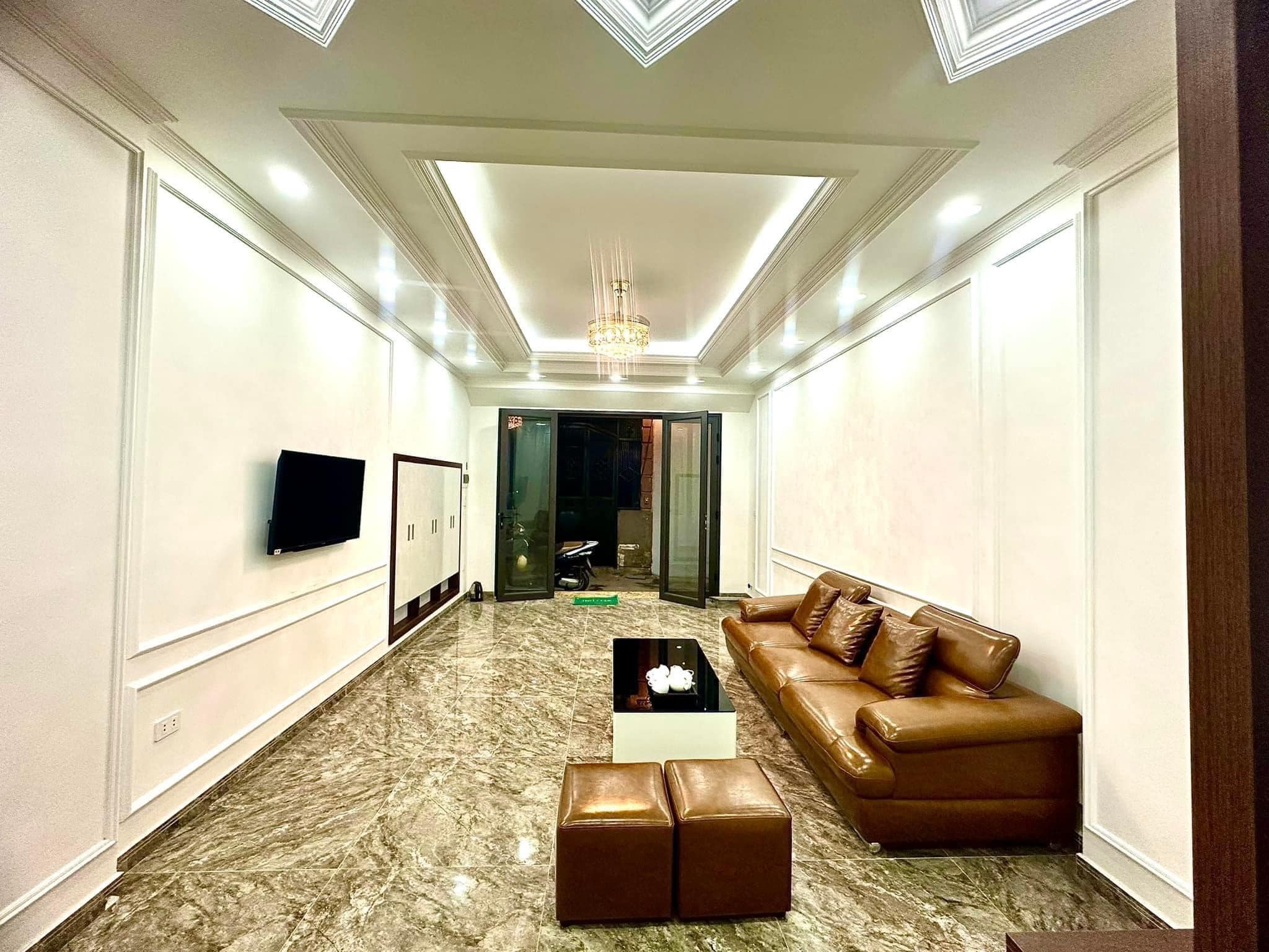 Bán nhà phố Hàng Khoai, quận Hoàn Kiếm, 2 thoáng, ngõ nông, rộng, thoáng sáng, 39m2, MT4m, 5 tầng đẹp.