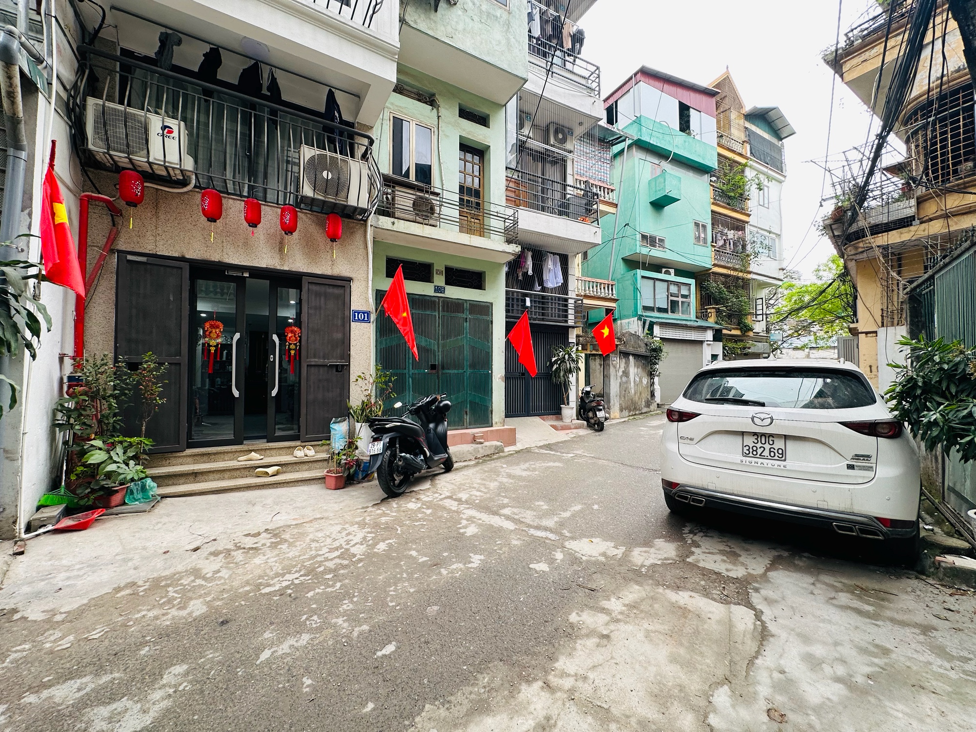 MẶT PHỐ NGUYỄN VĂN TRỖI – 8 TẦNG THANG MÁY – DÒNG TIỀN 40TR+/THÁNG – KINH DOANH ĐỈNH CAO ️