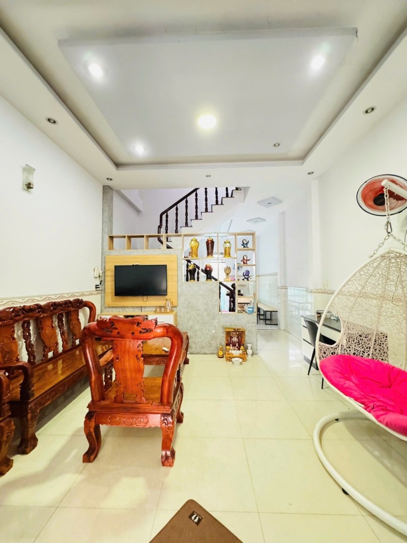 Bán nhà đường Lê Văn Việt, Tăng Nhơn Phú B, Q9, Thủ Đức, TP HCM. DT 62m2, 3 tầng. Giá 5.99 tỷ, sổ hồng riêng
