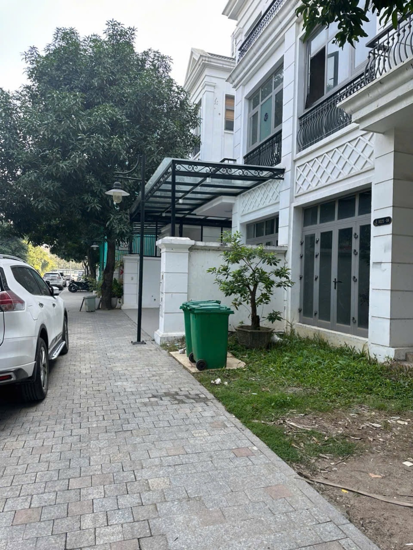BÁN BIỆT THỰ VINHOMES RIVESIDE 176M2- 4 TẦNG - ĐẲNG CẤP ĐẠI GIA- 70 TỶ