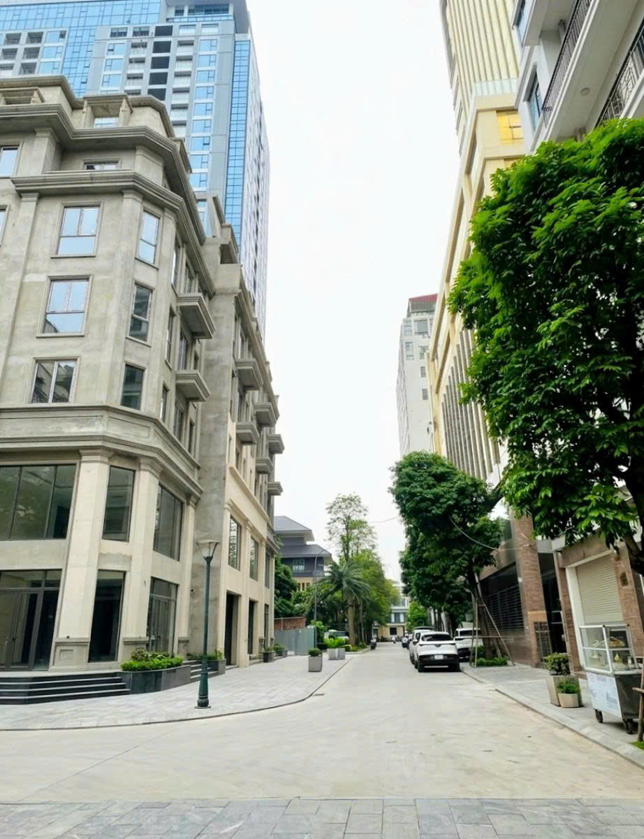 BÁN TÒA NHÀ CÓ HẦM LÁNG HẠ, VỊ TRÍ VÀNG BA ĐÌNH, 120M2, 7x TỶ.
