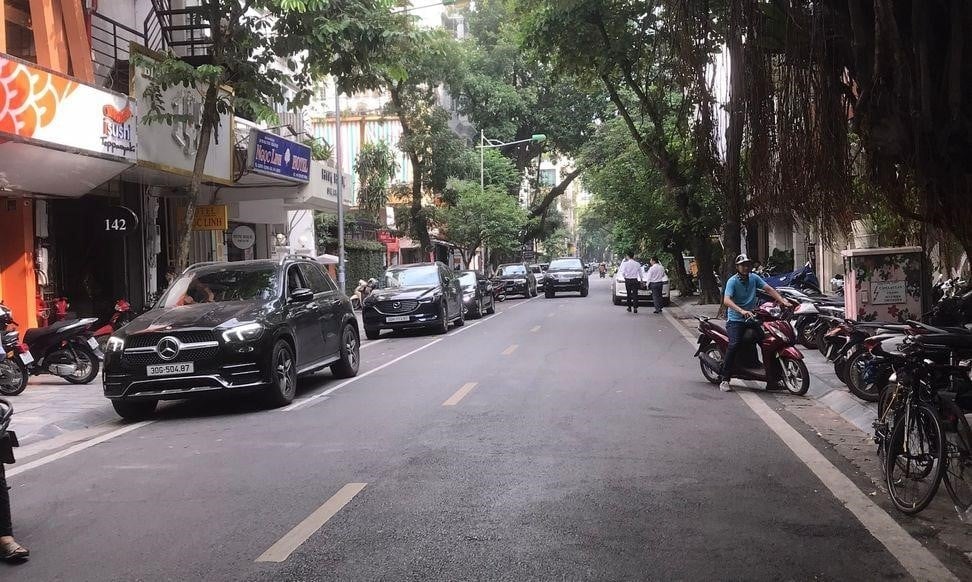 BÙI THỊ XUÂN - MẶT PHỐ - NHÀ ĐẸP - HAI THOÁNG - Ô TÔ TRÁNH - VỈA HÈ - KINH DOANH - 32M² 24 TỶ ,,,