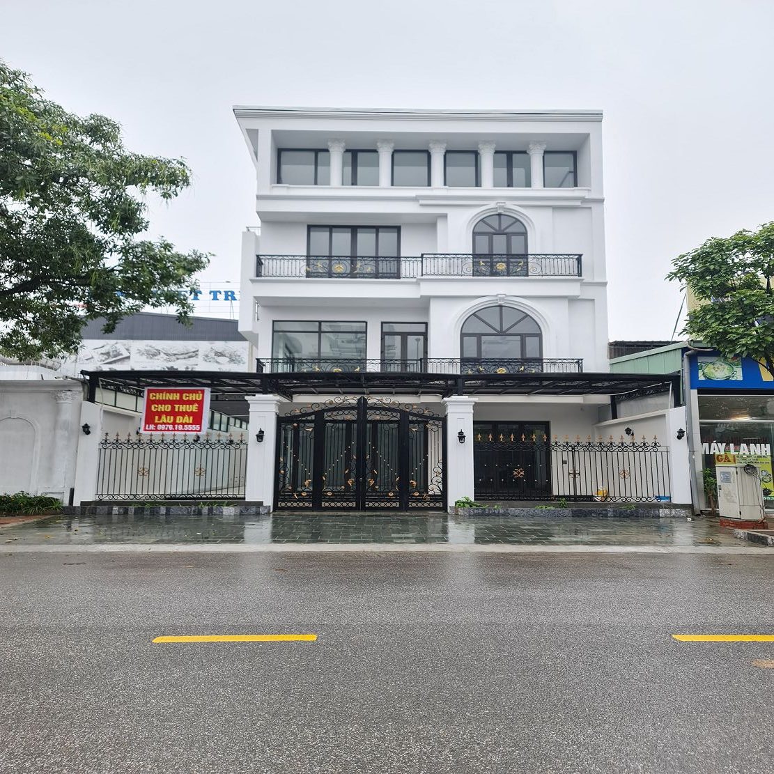 VIP shophouse 77m2 mặt phố chính UB Gia Lâm, công viên hồ điều hòa chỉ 20 tỷ x. Lh 0936098052