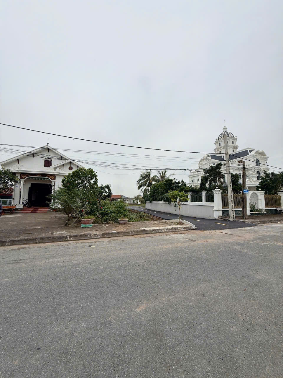 CHÍNH CHỦ EM CÓ LÔ ĐẤT CẦN BÁN NẰM TRÊN TRỤC ĐƯỜNG CHÍNH QUẤT LÂM