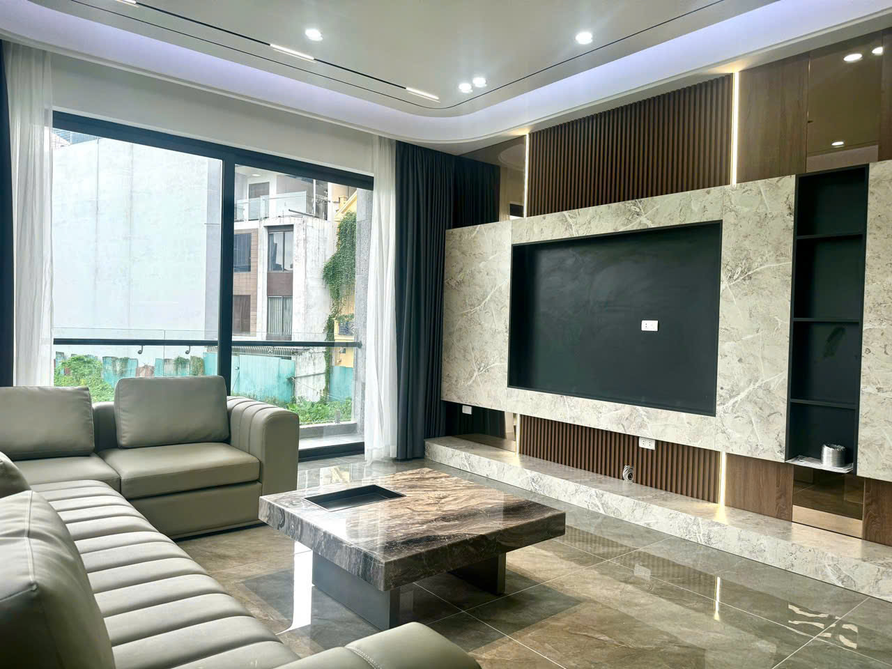 Bán Nhà Phố Tôn Đức Thắng, Đống Đa, 6 Tầng Thang Máy, Full Nội Thất, 50M2 - Giá 11,5 Tỷ.