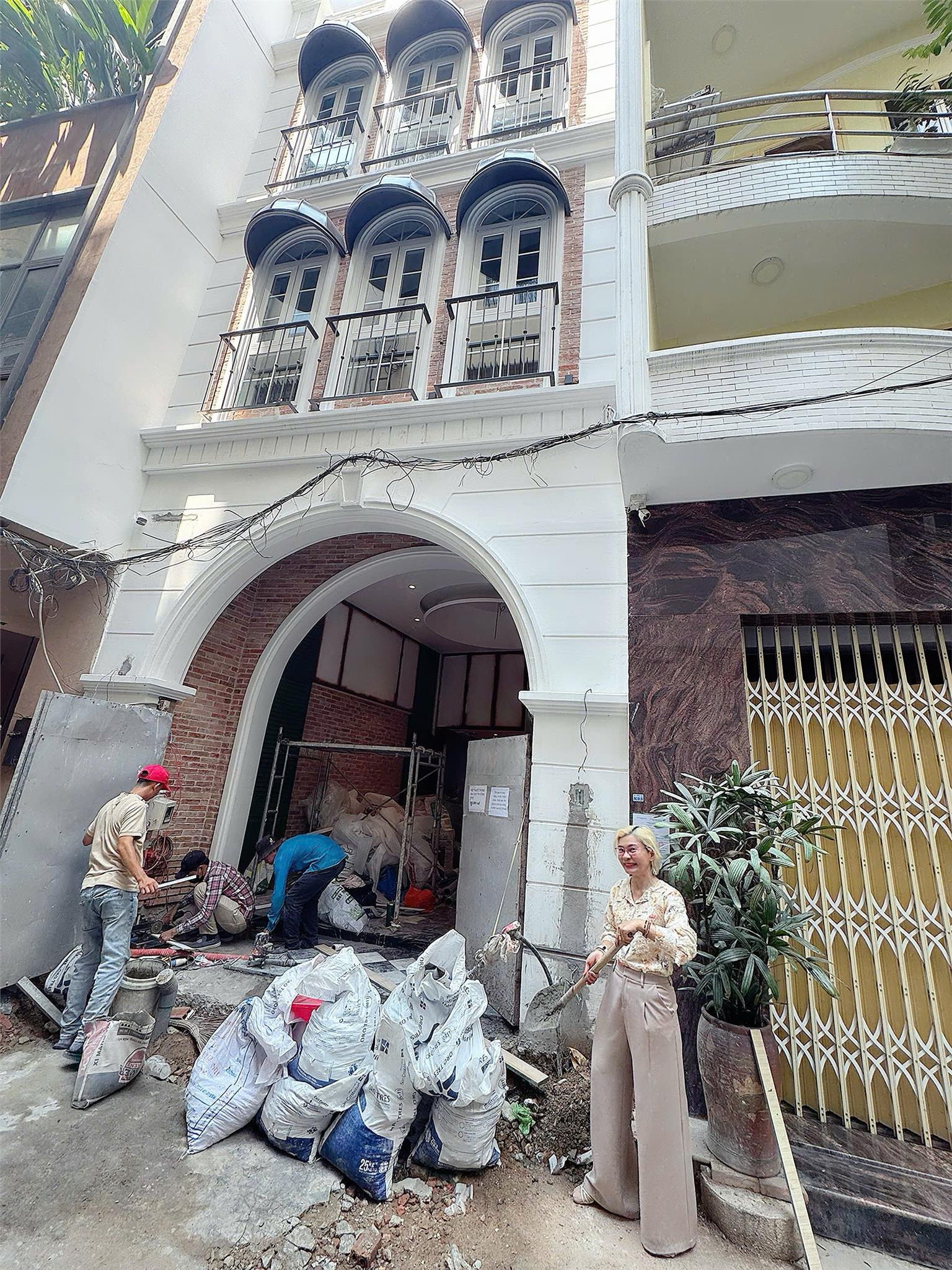 CHỦ NHÀ DỄ THƯƠNG CẦN BÁN NHÀ MẶT TIỀN HẺM XE HƠI, ĐƯỜNG THỦ KHOA HUÂN, QUẬN 1 - 100M2 CHỈ 29 TỶ - GIANG GIANG: