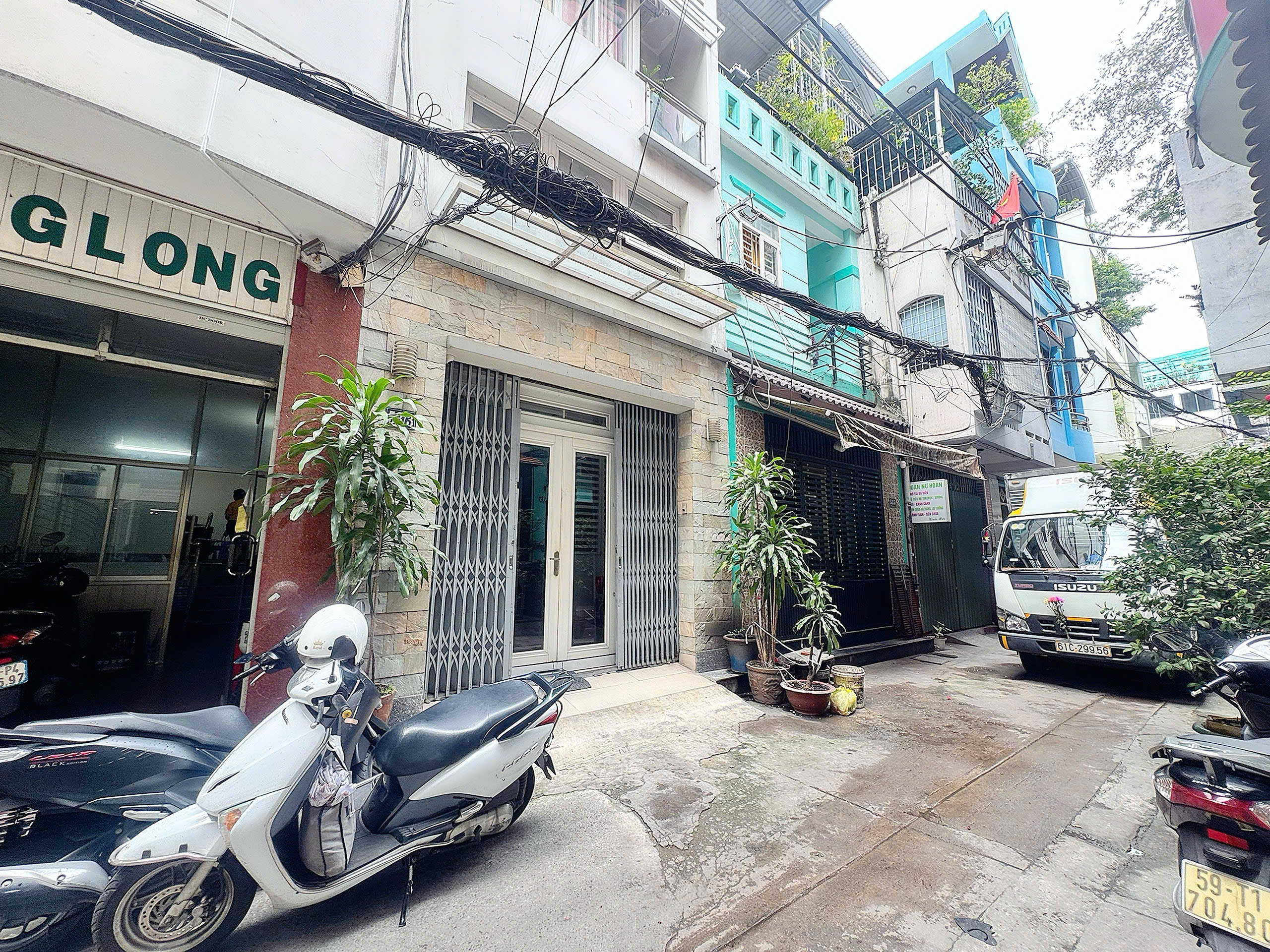 BÁN NHÀ NGAY TRƯỜNG LƯƠNG THÊ VINH, QUẬN 1 - HẺM XE TẢI ĐẬU CỬA Đ NGUYỄN KHẮC NHU - DT 4,2M*12M - HIẾM NHÀ BÁN * LH