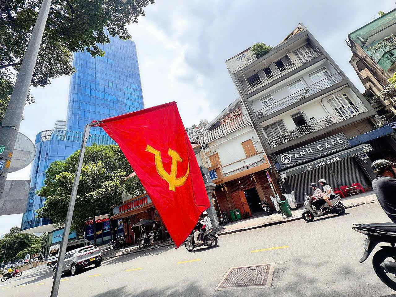 BÁN NHÀ MẶT TIỀN KD Đ. NGUYỄN THÁI BÌNH, QUẬN 1 - NGANG ĐẸP 5,5M*16M - VỊ TRÍ HIẾM NGAY GÓC HÀM NGHI & NAM KỲ KHỞI
