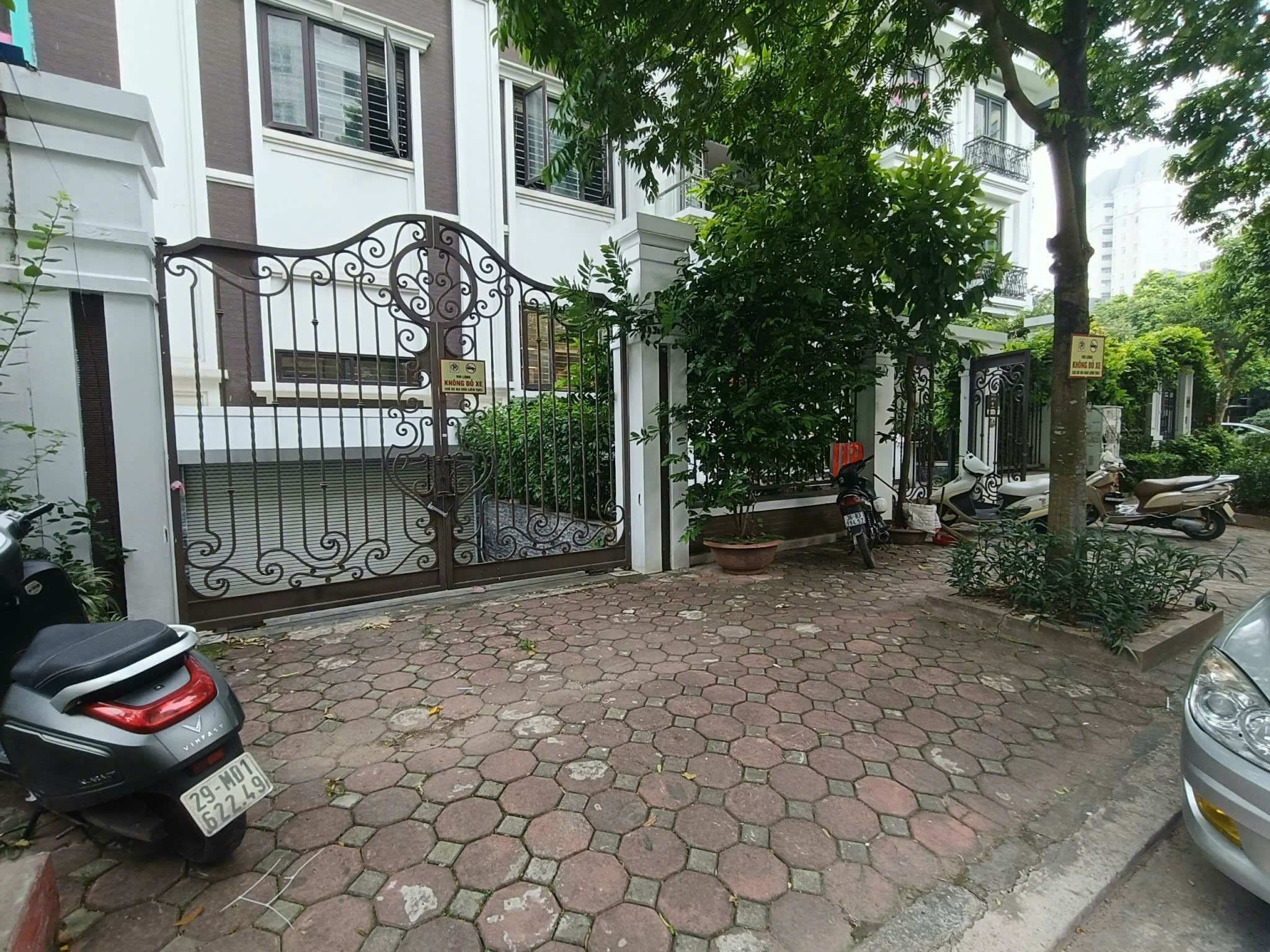 Cho thuê biệt thự mới lô góc thang máy KĐT Nam Cường. DT 234m x 4 nổi 1 hầm. Giá 60tr