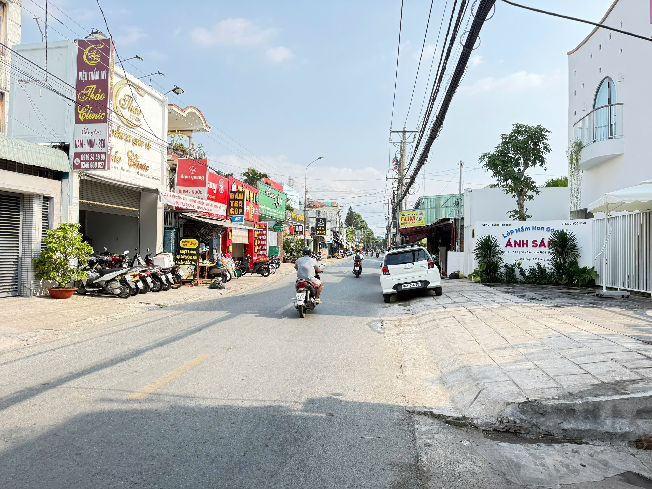 Giảm nhanh gần 2 tỉ còn 8 tỉ 999tr ( giá cũ 10 tỉ 500tr )