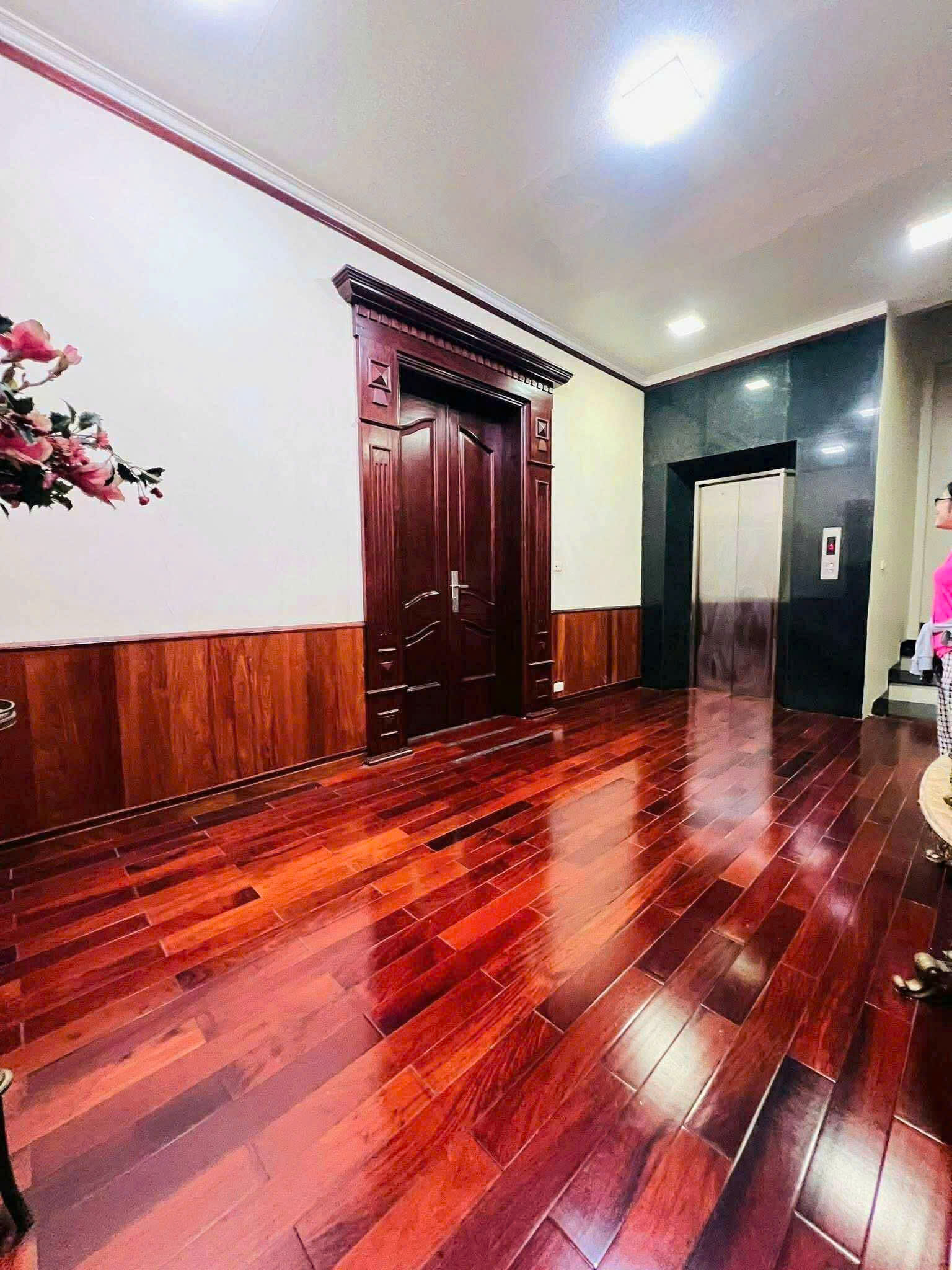 Hiếm phố Huỳnh Thúc Kháng 75m2, 7T thang máy, lô góc 2 mặt tiền kinh doanh VIP Đống Đa