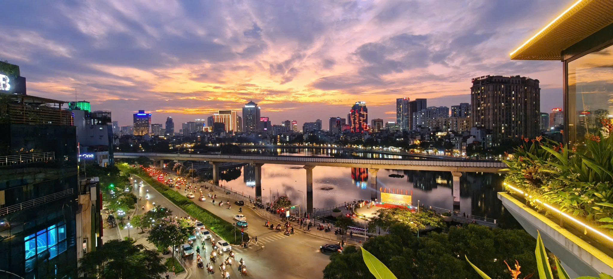 Bán nhà ngõ 61 Hoàng Cầu 58m2, 7T thang máy Gara ô tô 2 thoáng, MT5m ngay Vườn Hoa