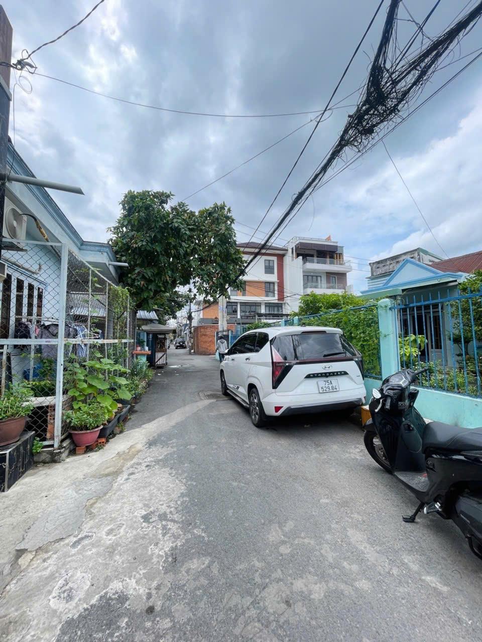 NHÀ 2 MT HẺM XE HƠI NGUYỄN VĂN QUÁ - 80M2 VUÔNG A4 - GIÁ CHỈ 4 TỶ Ở NGAY
