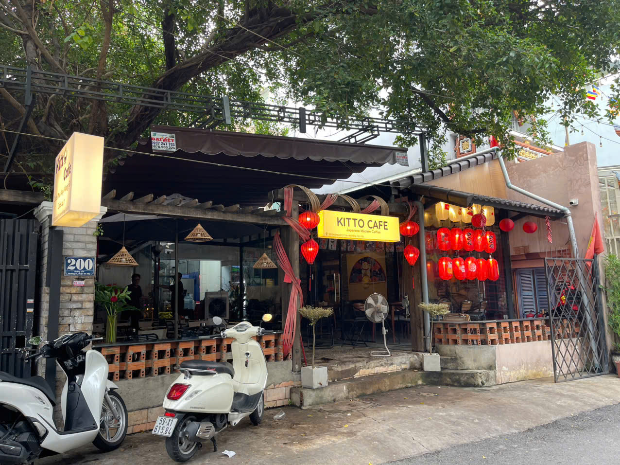 CHỐT NHANH QUÁN CAFE ĐẸP LẮM ! QUÁN CAFFE VITAFE - MÁY LẠNH , Góc 2 MT MB Thuê chỉ : 12 tr ! DT : 10m x 16m, Tel :