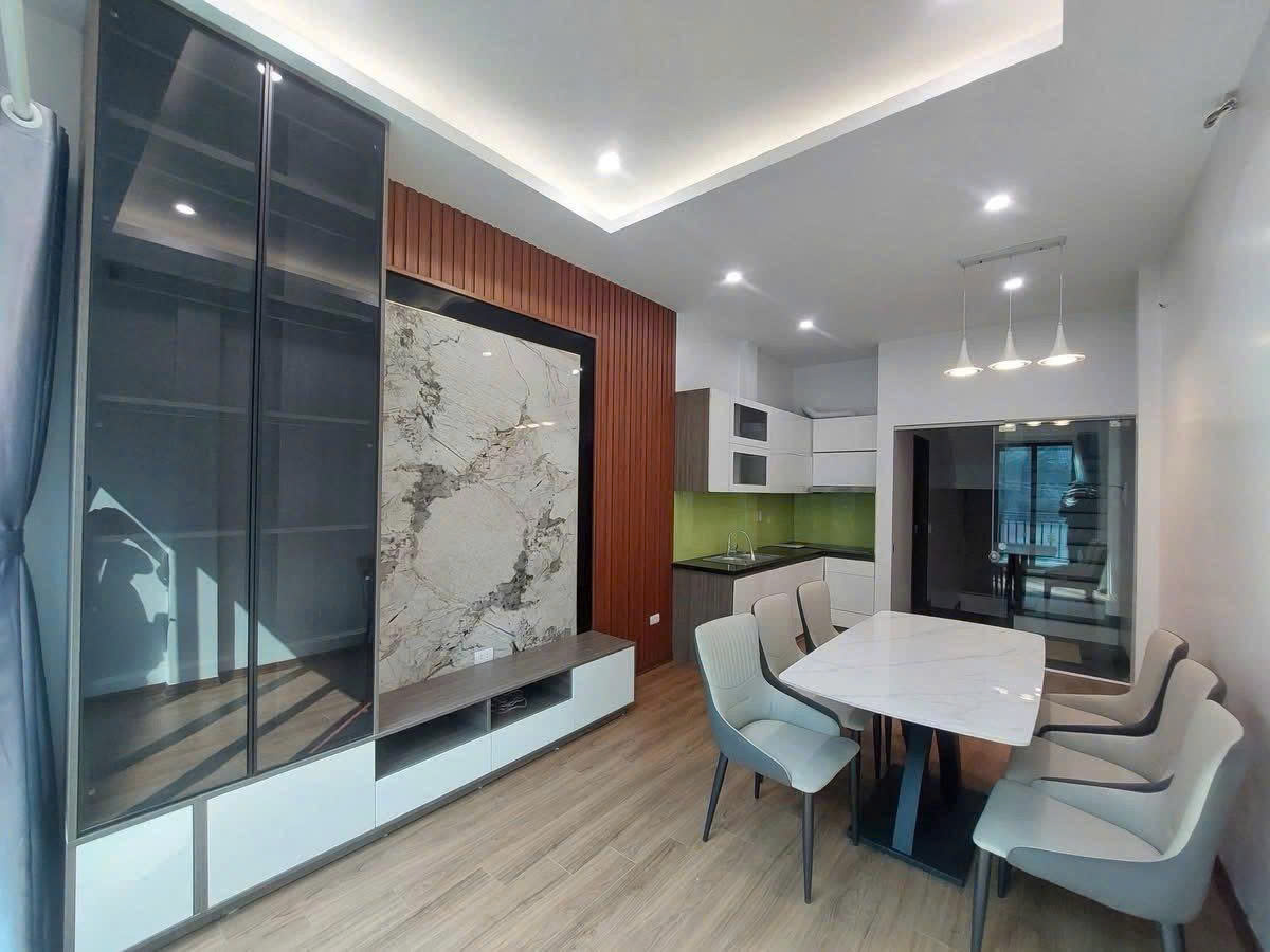 Phố Nguyễn Khang 14.9 tỷ 40m2, 5 tầng cực đẹp ô tô tránh kinh doanh sầm uất hiếm Cầu Giấy