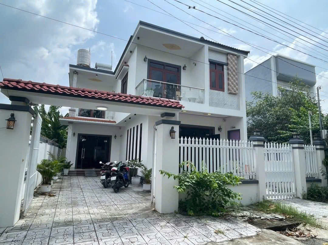 CHÍNH CHỦ CẦN BÁN GẤP NHÀ 1 TRỆT 1 LẦU CÓ VỊ TRÍ ĐẸP TẠI PHƯỜNG 4, TP. TRÀ VINH - TỈNH TRÀ VINH.