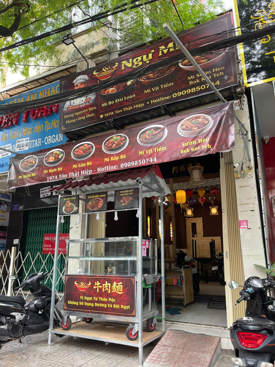 Quận 11 ! RẺ LẮM LUÔN ! CHỐT NHANH QUÁN ĂN SANG CHỈ 49 tr, MB : 8 tr, DT : 4m x 14m, Tel : 076 8162306 ( chính chủ )