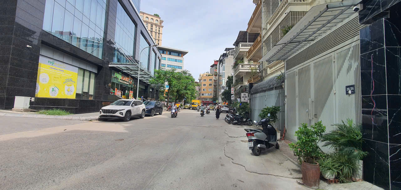 30TR/THÁNG! 4 Ô TÔ TRÁNH! CHO THUÊ NHÀ HOÀNG CẦU 83M2, 2 TẦNG, MT4M. THÔNG SÀN